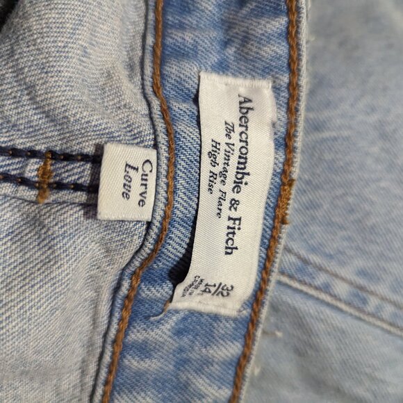 Abercrombie & Fitch Curve Love High Rise Vintage Flare Denim Jeans Size 32/14S - Picture 3 of 4